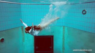 Relaxing Underwater Show With Hot Girls