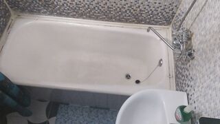 Hidden Camera In The Bath (Wife Mastrubiruet And Shaves Pussy)